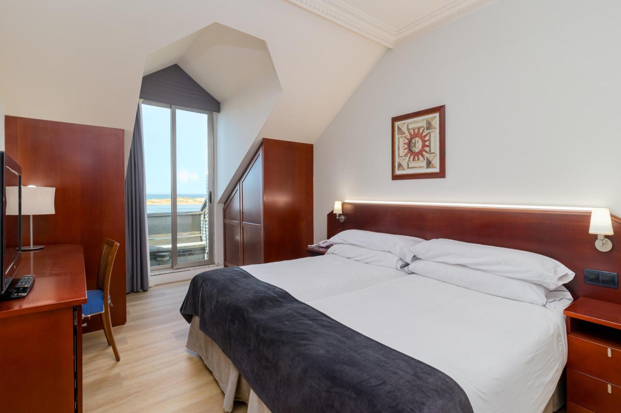 Hotel Milagros Golf Mogro Ngoại thất bức ảnh