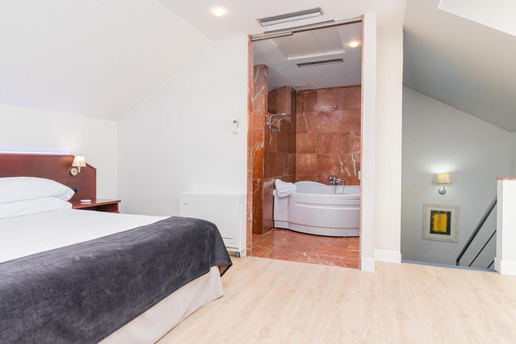 Hotel Milagros Golf Mogro Ngoại thất bức ảnh